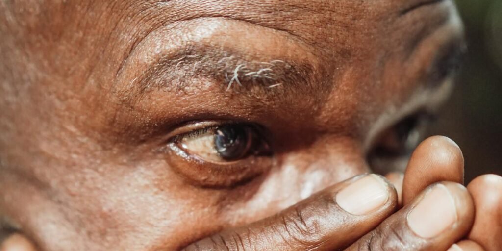 Elderly eyes care