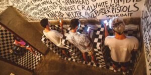 Internet Addiction? 4 Ways to “Detox in Society”