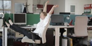 Office Yoga Teaching – Paid Relaxation Challenge for Office Workers! 5 Ways to Do Chair Yoga to Stretch and Refresh Yourself