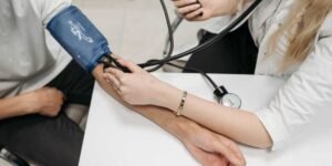 High Blood Pressure May be an Invisible Killer! Don’t Ignore the 5 Major Causes of Heart Disease and 4 Principles to Stay Away From Heart Disease